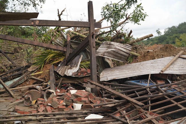 Từ thiện: Cứu trợ sau bão lũ tại Đà Nẵng