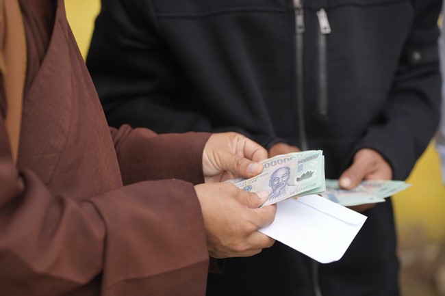 Từ thiện: Cứu trợ sau bão lũ tại Đà Nẵng