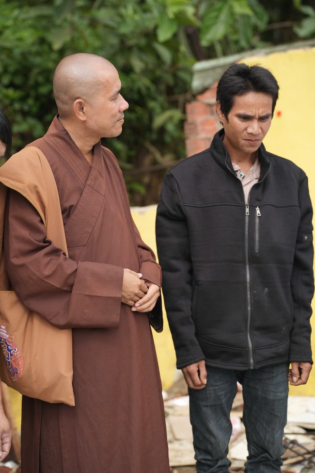 Từ thiện: Cứu trợ sau bão lũ tại Đà Nẵng