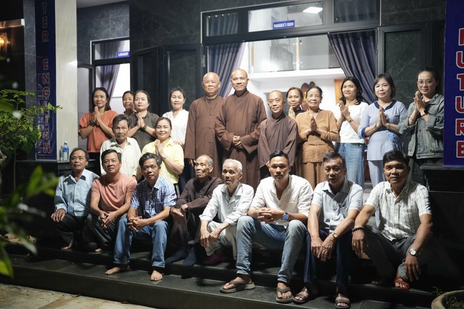 Từ thiện: Cứu trợ sau bão lũ tại Đà Nẵng