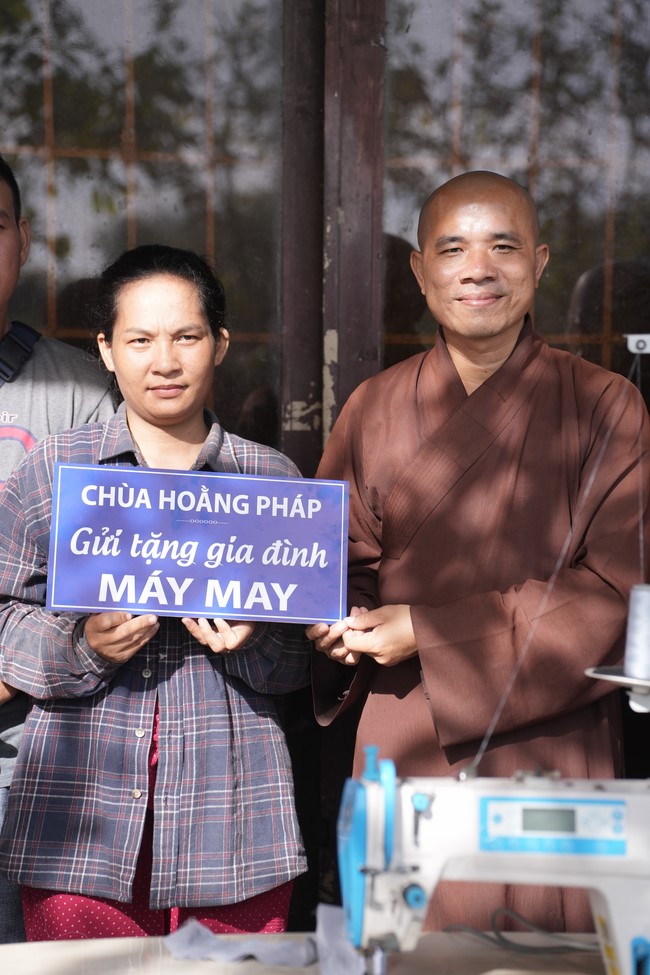 Chương trình từ thiện “Phương tiện nghĩa tình”