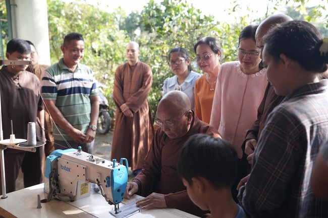 Chương trình từ thiện “Phương tiện nghĩa tình”