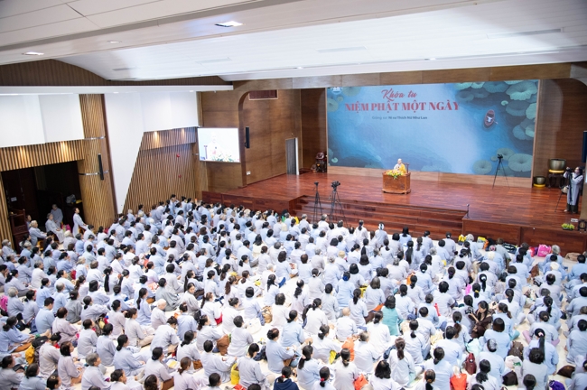 Khoá tu niệm Phật một ngày