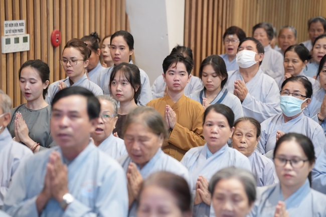 Khoá tu niệm Phật một ngày