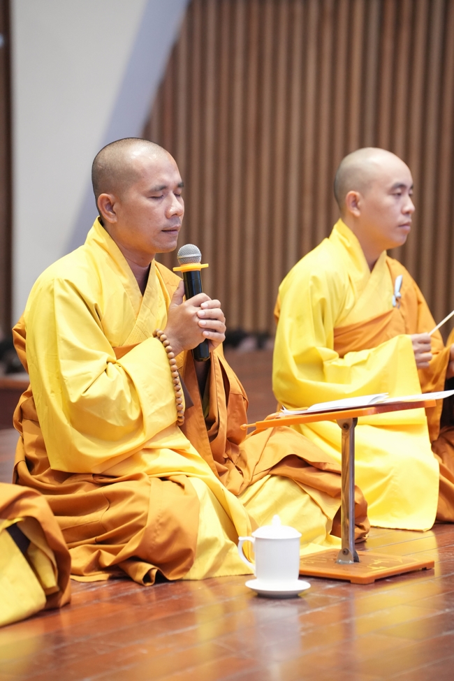 Khoá tu niệm Phật một ngày