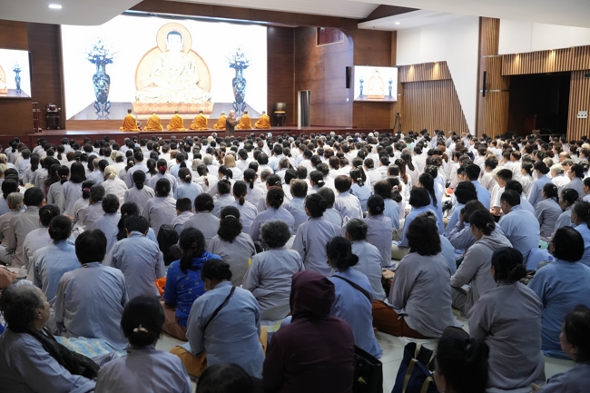 Khoá tu niệm Phật một ngày