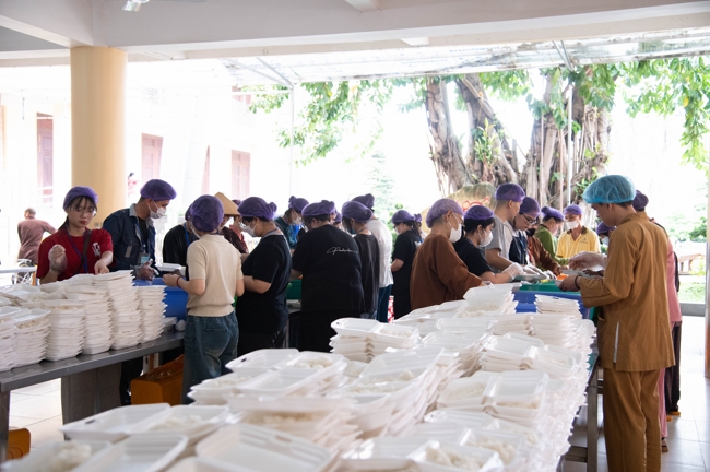 Khoá tu niệm Phật một ngày