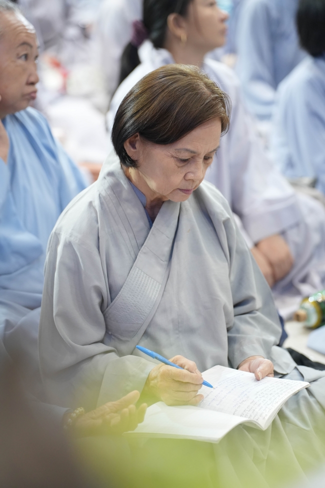 Khoá tu niệm Phật một ngày