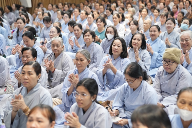 Khoá tu niệm Phật một ngày