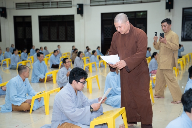 The contest to learn about the teachings for Buddhists at the pagoda