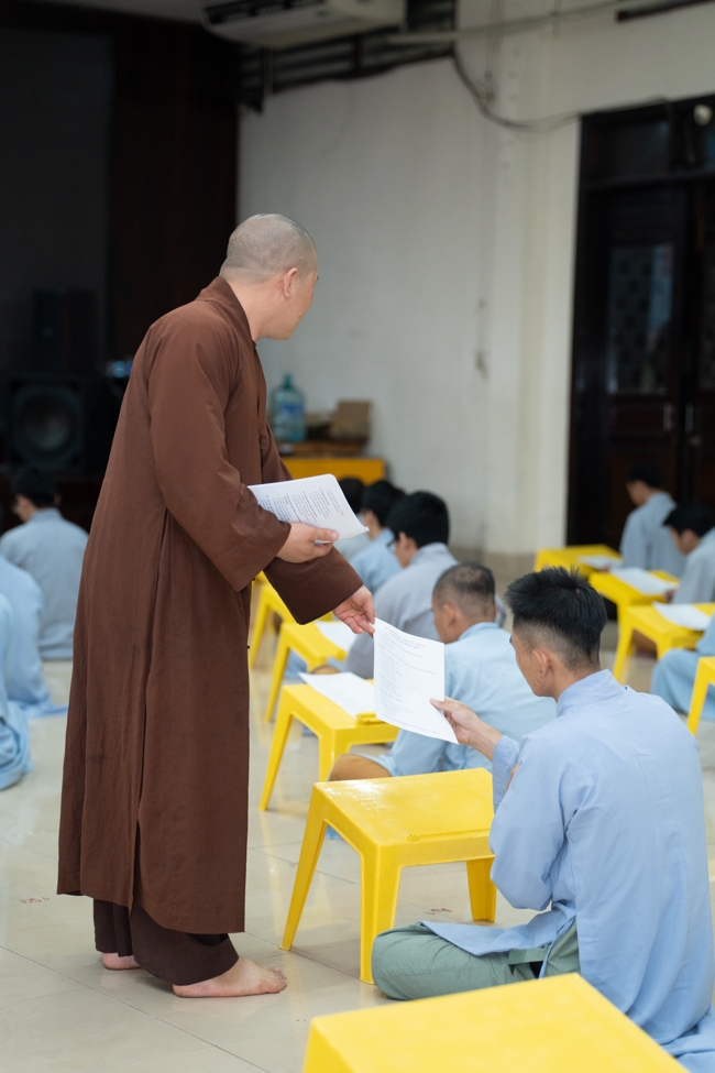 The contest to learn about the teachings for Buddhists at the pagoda