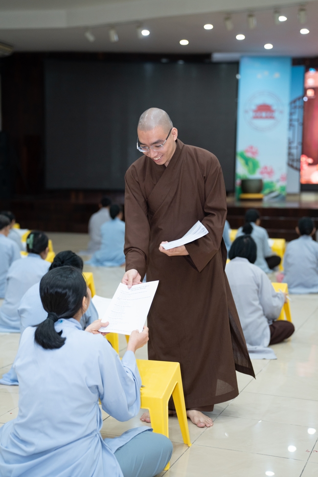The contest to learn about the teachings for Buddhists at the pagoda