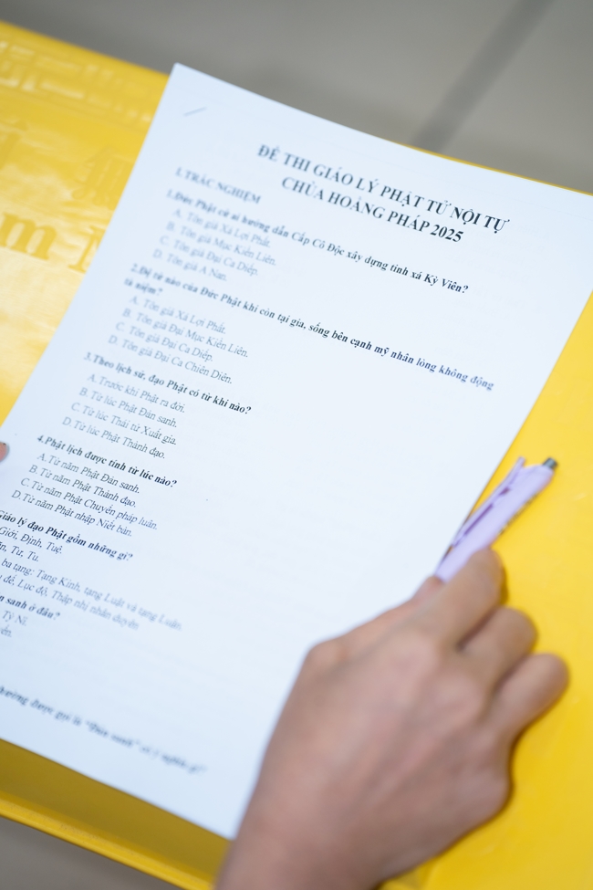 The contest to learn about the teachings for Buddhists at the pagoda