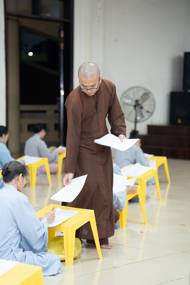 The contest to learn about the teachings for Buddhists at the pagoda