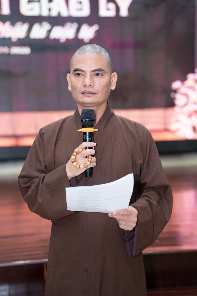 The contest to learn about the teachings for Buddhists at the pagoda