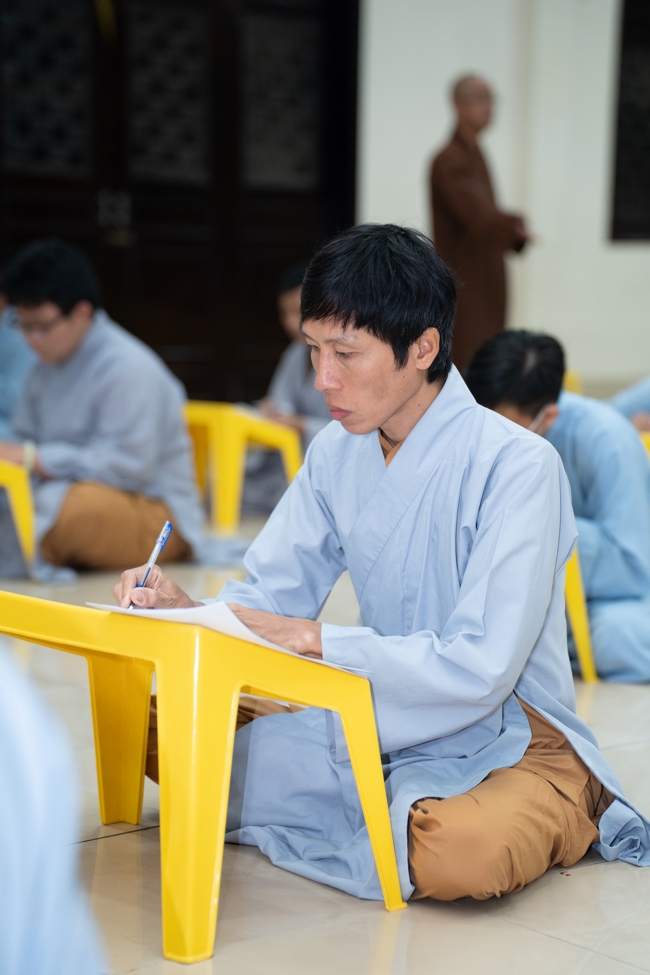 The contest to learn about the teachings for Buddhists at the pagoda