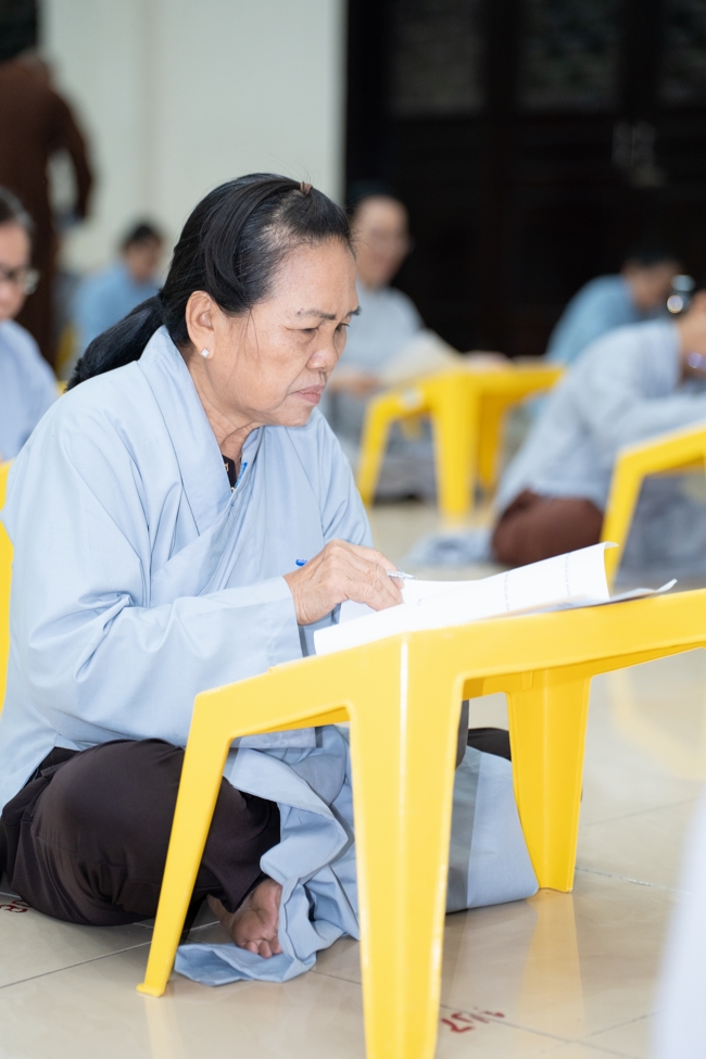 The contest to learn about the teachings for Buddhists at the pagoda