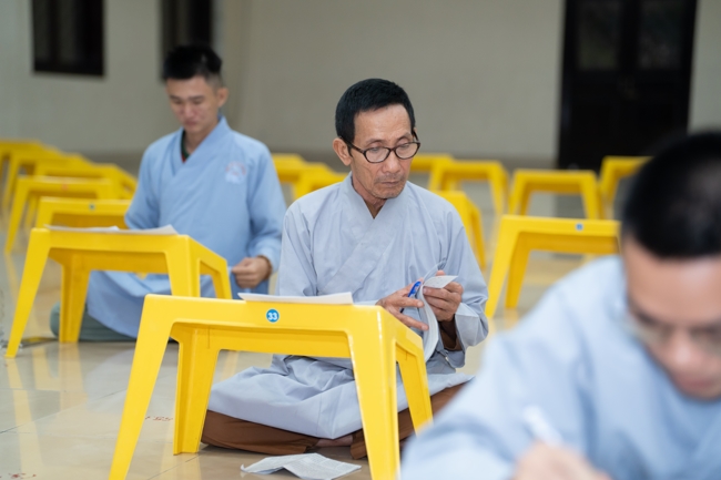 The contest to learn about the teachings for Buddhists at the pagoda