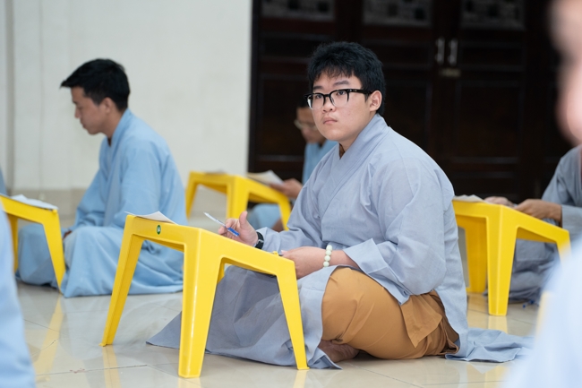 The contest to learn about the teachings for Buddhists at the pagoda