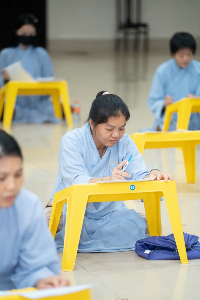 The contest to learn about the teachings for Buddhists at the pagoda