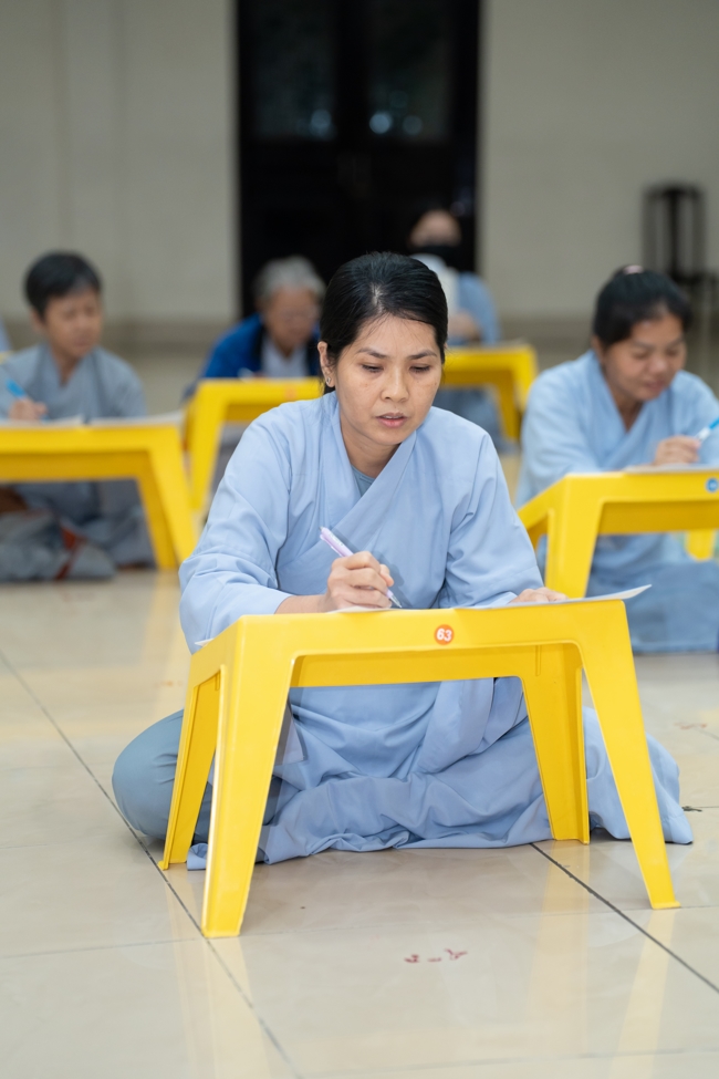 The contest to learn about the teachings for Buddhists at the pagoda