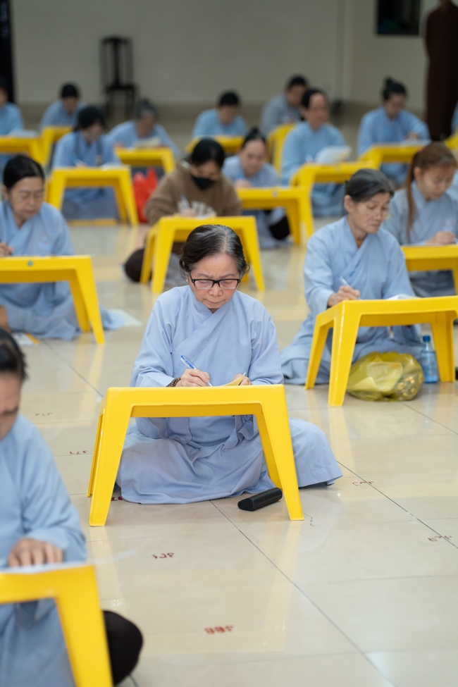 The contest to learn about the teachings for Buddhists at the pagoda