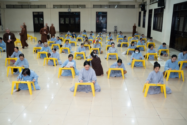 The contest to learn about the teachings for Buddhists at the pagoda