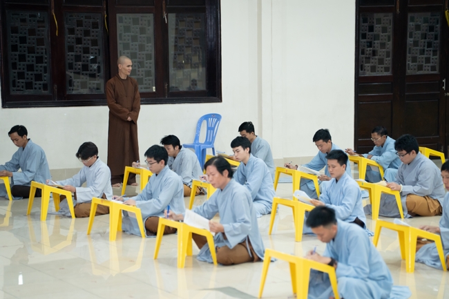 The contest to learn about the teachings for Buddhists at the pagoda