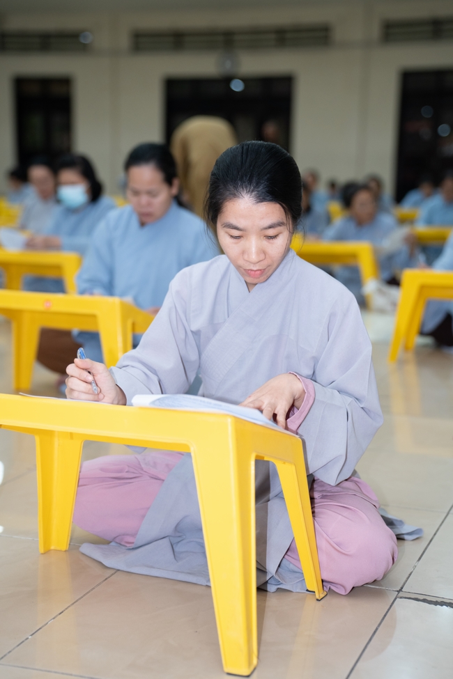 The contest to learn about the teachings for Buddhists at the pagoda