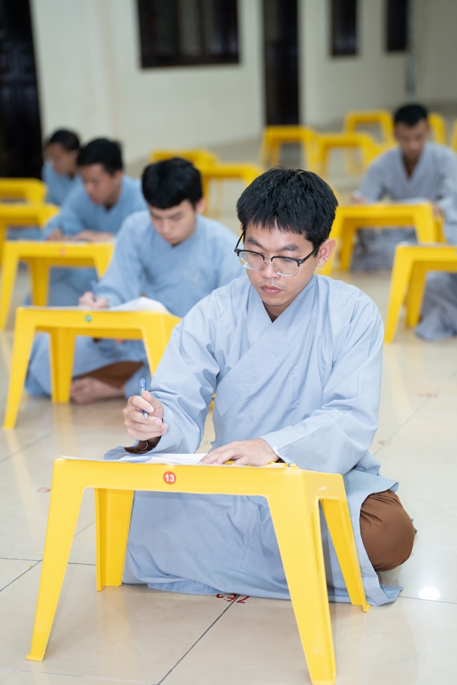 The contest to learn about the teachings for Buddhists at the pagoda