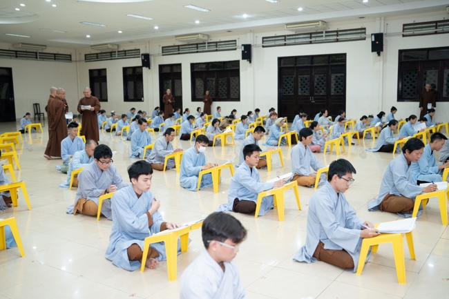 The contest to learn about the teachings for Buddhists at the pagoda