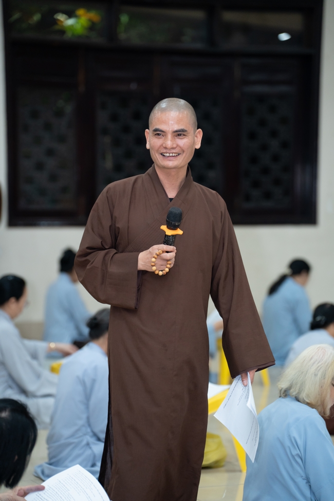 The contest to learn about the teachings for Buddhists at the pagoda