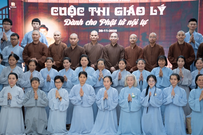 The contest to learn about the teachings for Buddhists at the pagoda