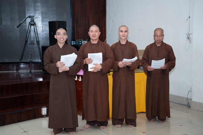 The contest to learn about the teachings for Buddhists at the pagoda