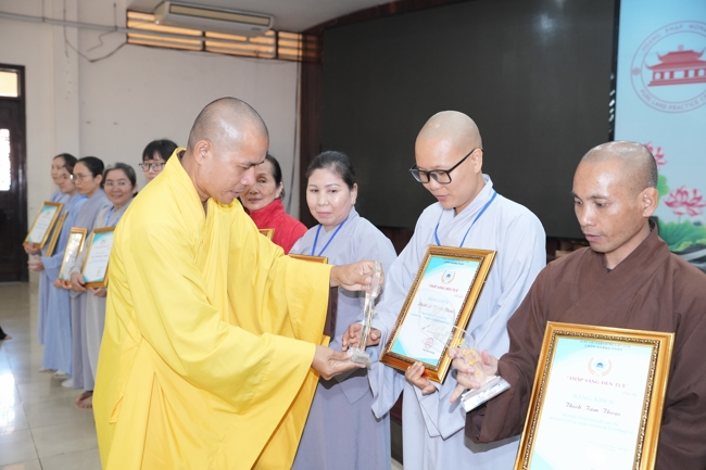 Cuộc thi Thắp Sáng Đèn Tuệ - lần VII