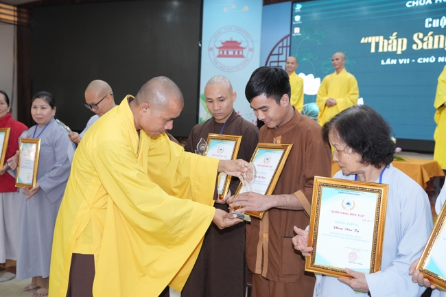 Cuộc thi Thắp Sáng Đèn Tuệ - lần VII