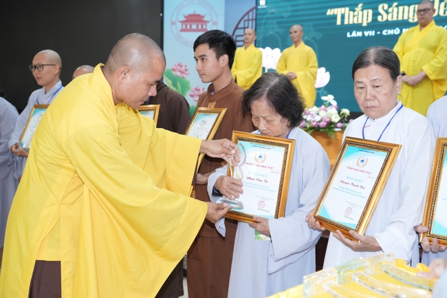 Cuộc thi Thắp Sáng Đèn Tuệ - lần VII