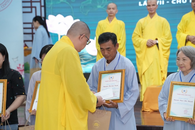 Cuộc thi Thắp Sáng Đèn Tuệ - lần VII