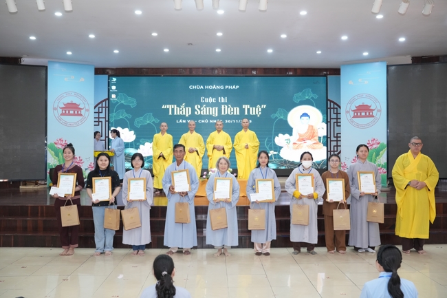 Cuộc thi Thắp Sáng Đèn Tuệ - lần VII