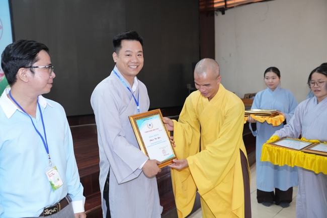 Cuộc thi Thắp Sáng Đèn Tuệ - lần VII
