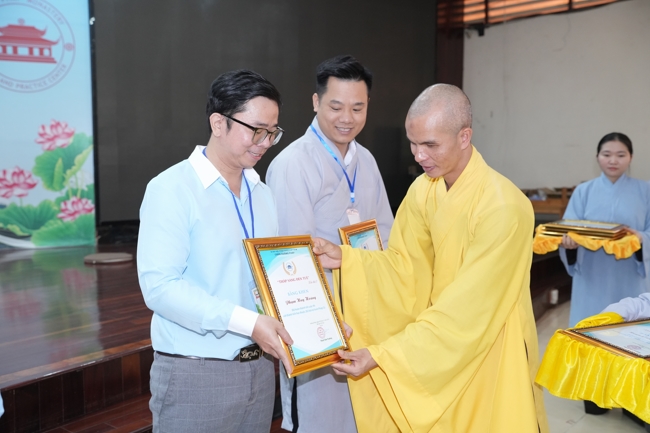 Cuộc thi Thắp Sáng Đèn Tuệ - lần VII