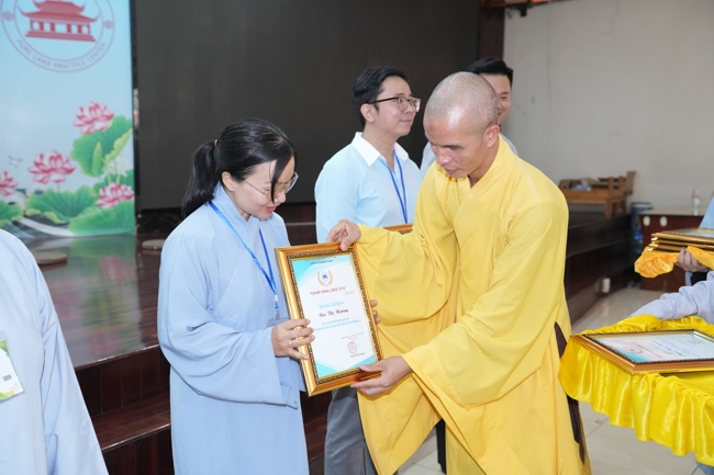Cuộc thi Thắp Sáng Đèn Tuệ - lần VII