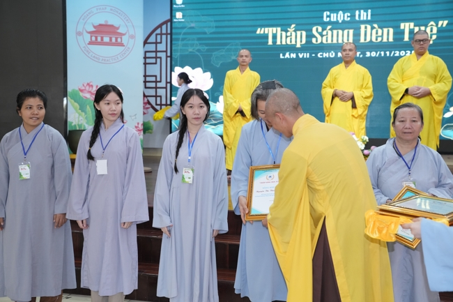 Cuộc thi Thắp Sáng Đèn Tuệ - lần VII