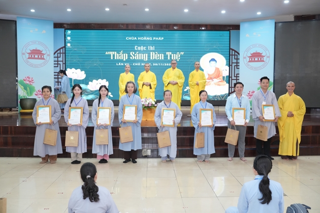 Cuộc thi Thắp Sáng Đèn Tuệ - lần VII