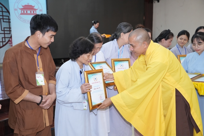 Cuộc thi Thắp Sáng Đèn Tuệ - lần VII