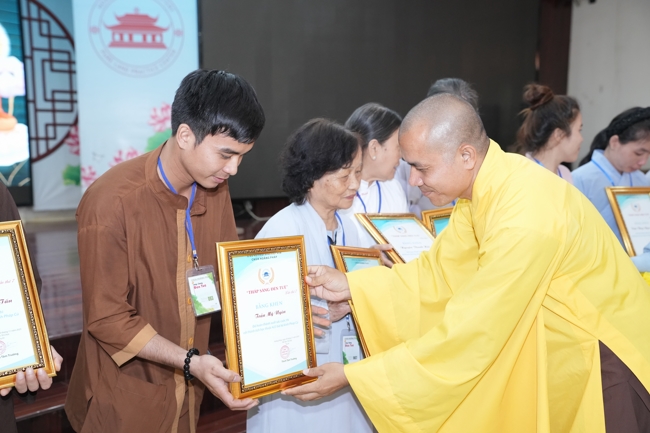 Cuộc thi Thắp Sáng Đèn Tuệ - lần VII