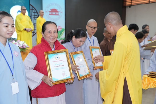 Cuộc thi Thắp Sáng Đèn Tuệ - lần VII