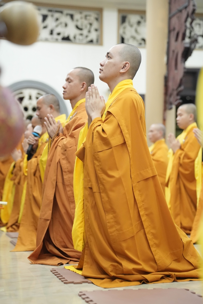 Prostrating five hundred names Bodhisattva Avalokitesvara