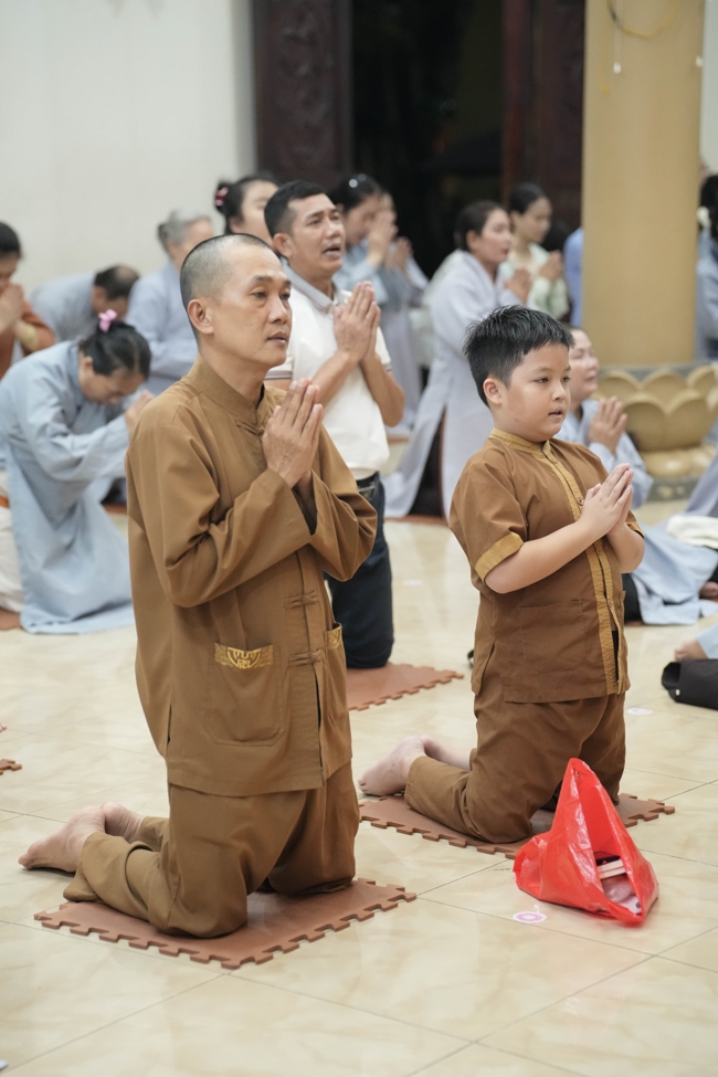 Prostrating five hundred names Bodhisattva Avalokitesvara