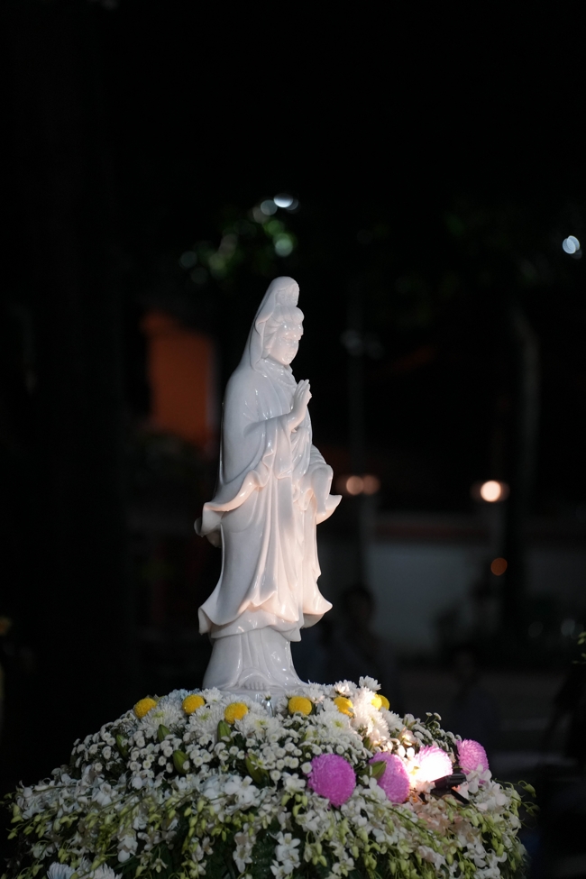 Prostrating five hundred names Bodhisattva Avalokitesvara